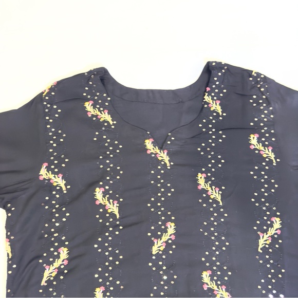 Women Rayon Printed Kurti - Picture 5 of 7